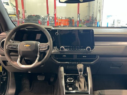New 2025 Chevrolet Colorado LT w/ LT Convenience Package image 18