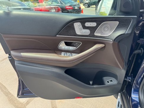 Used 2021 Mercedes-Benz GLS 450 4MATIC image 5