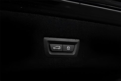 Used 2023 BMW 760i xDrive image 16