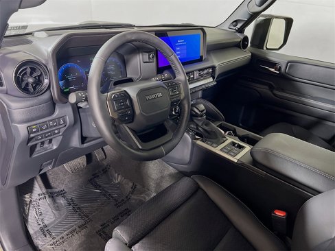 Certified 2025 Toyota Land Cruiser image 10