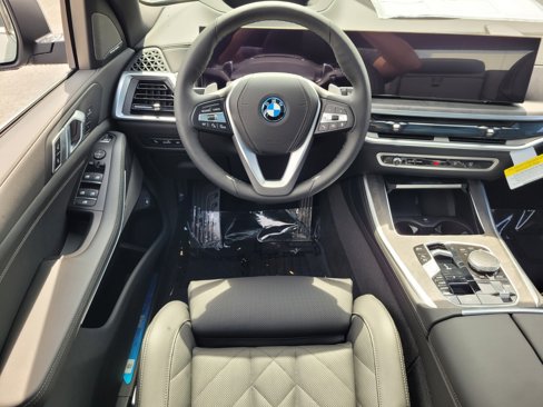 New 2026 BMW X5 xDrive50e image 12