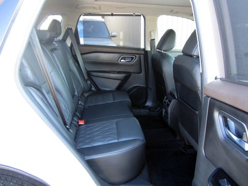 Used 2021 Nissan Rogue Platinum image 22