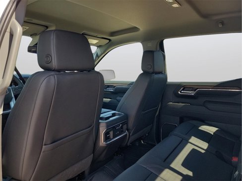 New 2025 GMC Sierra 1500 SLT image 16