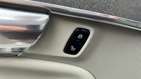 New 2025 Volvo XC90 T8 Plus w/ Protection Package Premier image 12