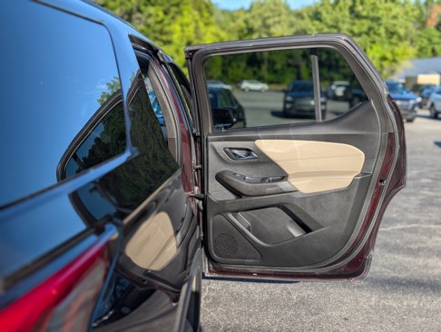 Used 2022 Chevrolet Traverse LT w/ LT Premium Package image 47