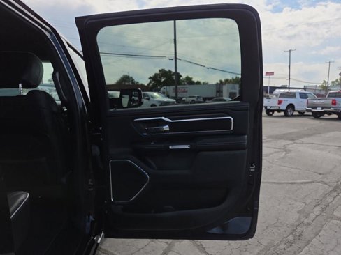 Used 2025 RAM 1500 Laramie image 38
