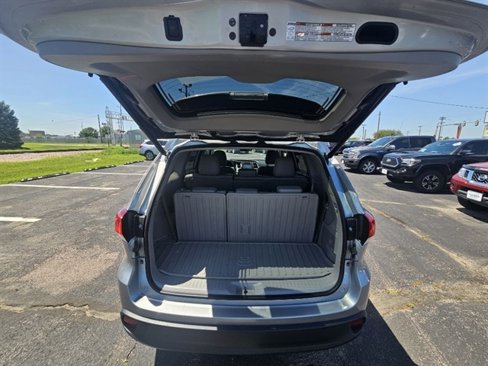 Used 2018 Toyota Highlander XLE image 14