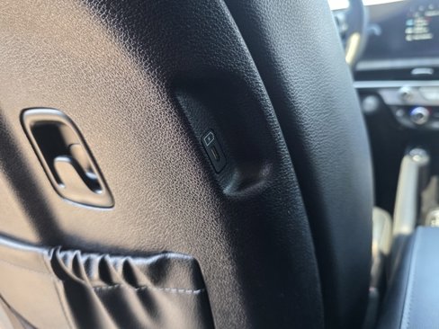 Used 2024 Kia Telluride EX w/ EX Captain's Chair Package image 21