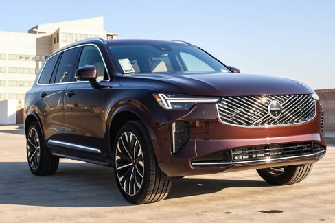 New 2026 Volvo XC90 B6 Plus image 3