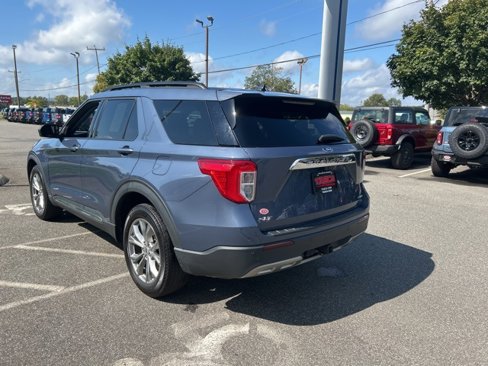 Used 2021 Ford Explorer XLT w/ Equipment Group 202A image 5