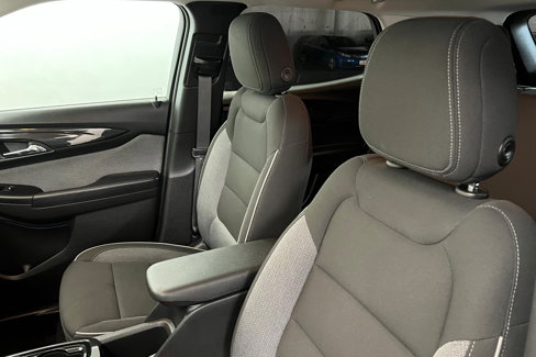 Used 2025 Chevrolet TrailBlazer LT w/ LT Cold Weather Package image 16