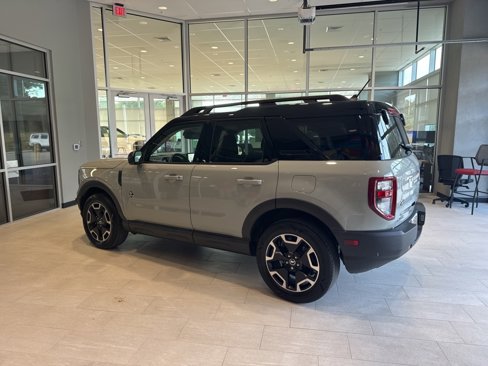 Used 2023 Ford Bronco Sport Outer Banks image 2