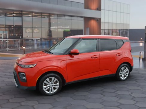 Used 2020 Kia Soul LX image 2