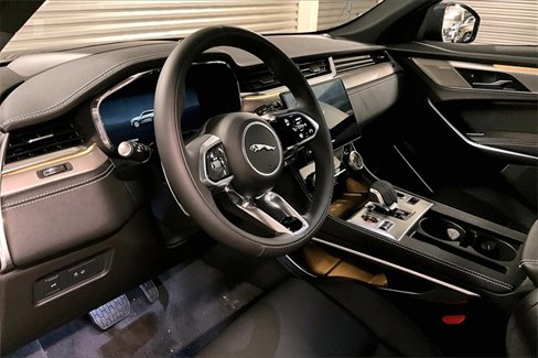 New 2026 Jaguar F-PACE R-Dynamic S image 7