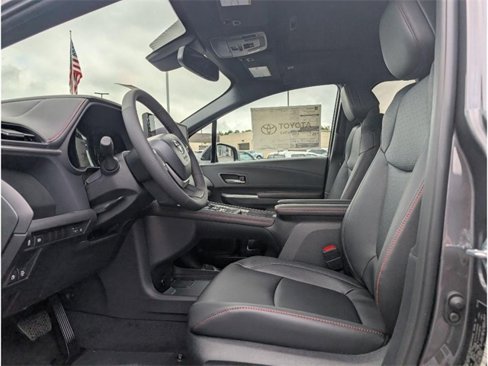 New 2025 Toyota Sienna XSE image 13