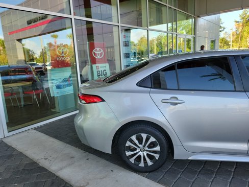 Used 2022 Toyota Corolla LE image 6