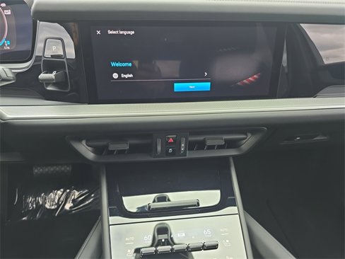 Used 2025 Porsche Cayenne image 20