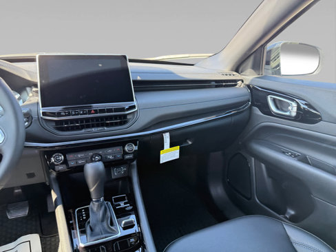 New 2026 Jeep Compass Latitude image 10