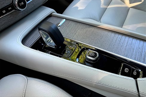 Certified 2024 Volvo XC90 B6 Plus w/ Protection Package Premier image 14