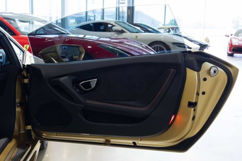 Used 2020 Lamborghini Huracan EVO image 10