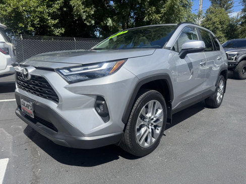 Used 2023 Toyota RAV4 XLE Premium image 1