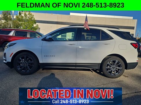 Used 2022 Chevrolet Equinox RS w/ Infotainment Package image 2