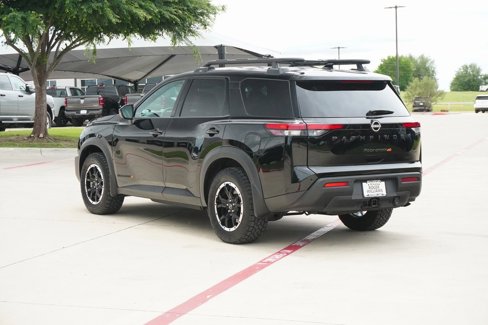 Used 2025 Nissan Pathfinder Rock Creek image 3