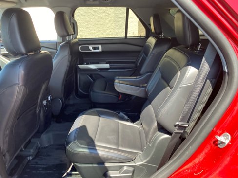 Used 2021 Ford Explorer XLT w/ Equipment Group 202A image 19