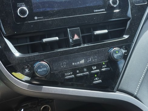 Used 2023 Toyota Camry SE image 16