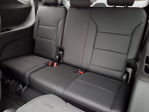 New 2025 Chevrolet Traverse Z71 w/ Enhanced Driving Package image 17