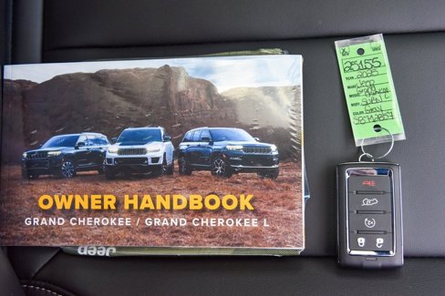 New 2025 Jeep Grand Cherokee L Limited image 21