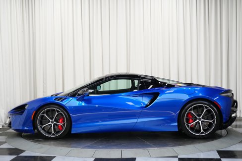 Used 2025 McLaren Artura Spider image 6