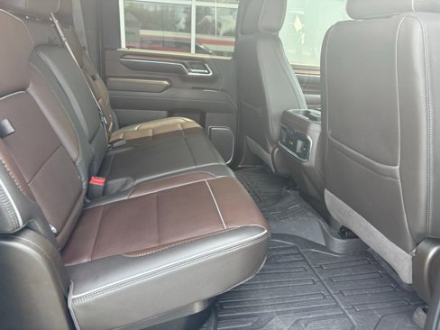Used 2024 GMC Sierra 3500 Denali w/ Denali Reserve Package image 16