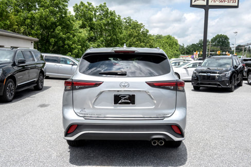 Used 2024 Toyota Highlander XSE image 10