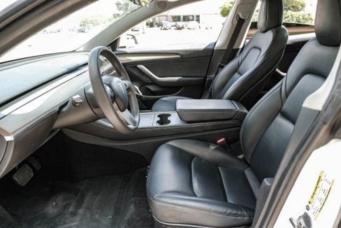 Used 2021 Tesla Model 3 Standard Range Plus image 4