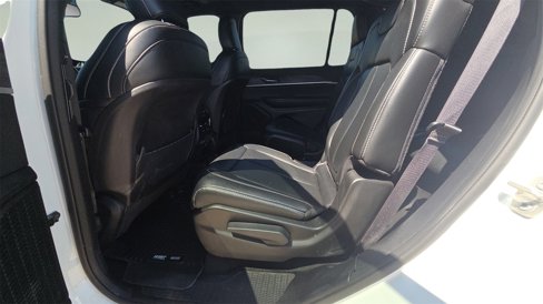 Used 2024 Jeep Grand Cherokee L Limited w/ Black Appearance Package image 17