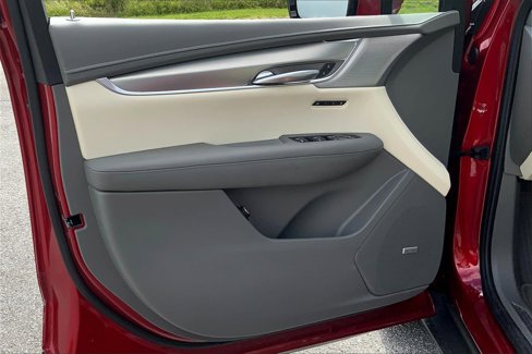 Used 2025 Cadillac XT5 Premium Luxury w/ Technology Package image 23