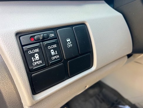 Used 2012 Honda Odyssey EX image 19