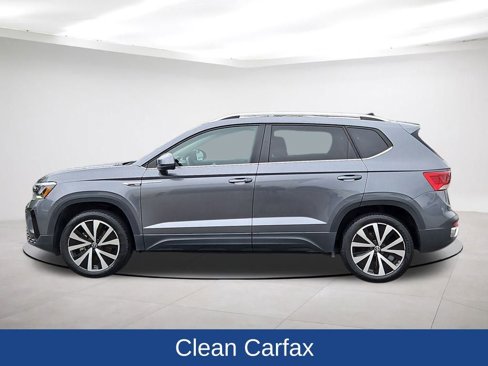 Used 2024 Volkswagen Taos SE image 4