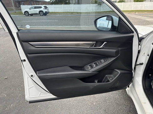 Used 2018 Honda Accord Sport image 19
