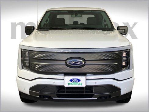 Used 2023 Ford F150 Lightning XLT image 25