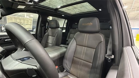 New 2026 Chevrolet Suburban High Country image 13