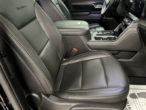 Used 2024 GMC Sierra 3500 Denali w/ Technology Package image 61