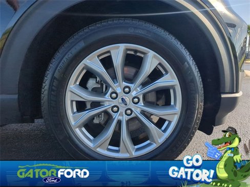 Used 2023 Ford Explorer Limited image 11
