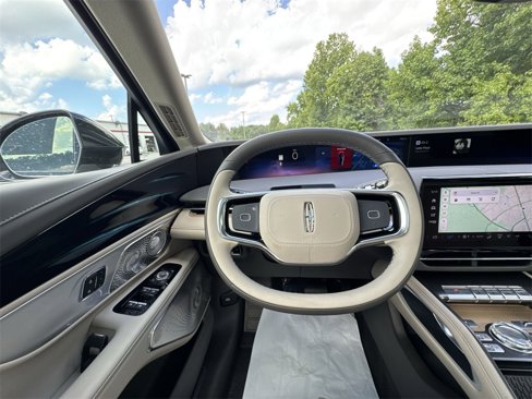 New 2025 Lincoln Nautilus Reserve image 14