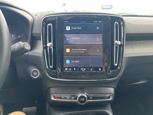 Used 2025 Volvo XC40 B5 Core image 18