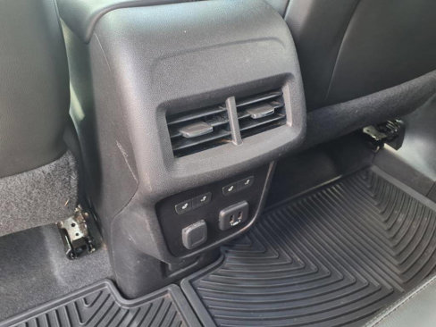 Used 2018 Chevrolet Equinox Premier image 8
