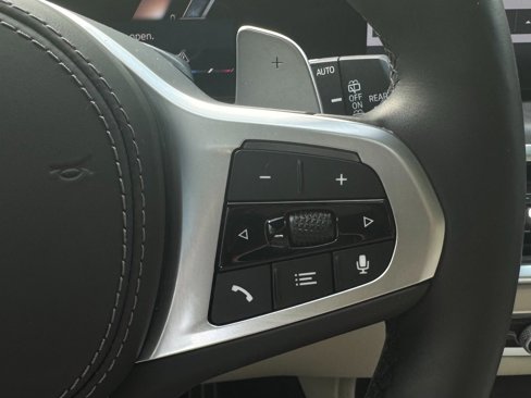 Used 2025 BMW X7 xDrive40i w/ M Sport Package image 76