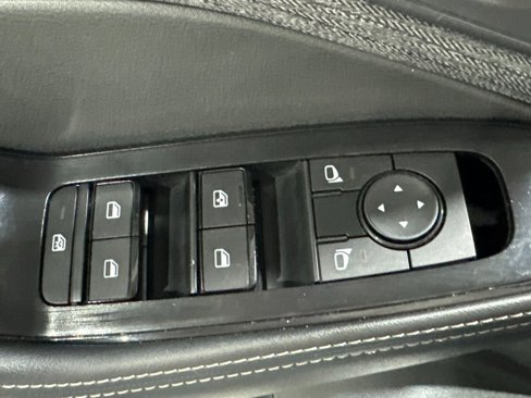 Used 2023 Nissan Rogue SV image 18