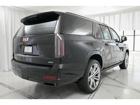 New 2025 Cadillac Escalade ESV Sport w/ Touring Package image 7